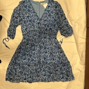 Brand New Calvin Klein floral print  dress.🆕